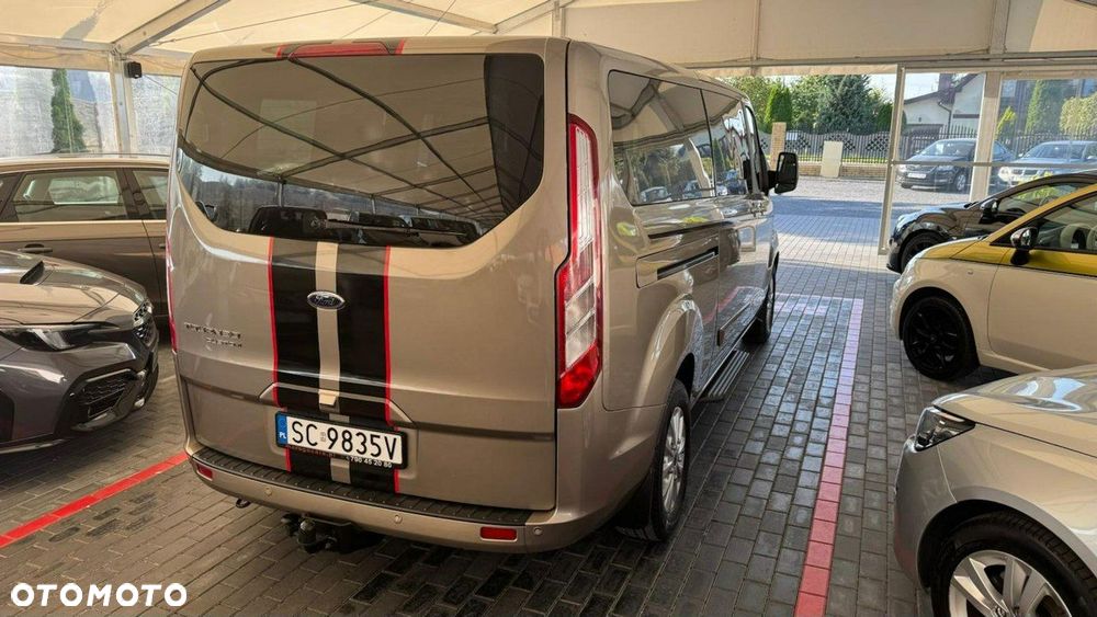Ford Tourneo Custom - 28