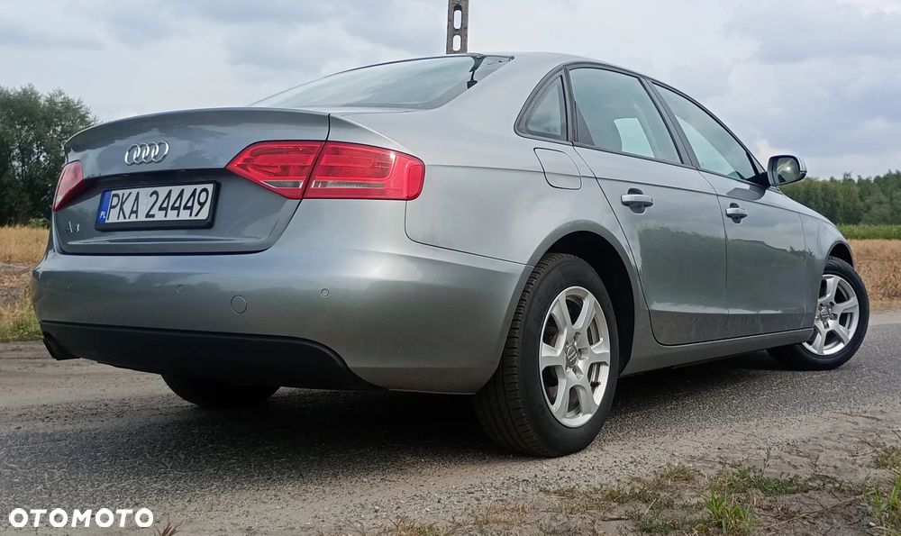 Audi A4 Limousine - 10