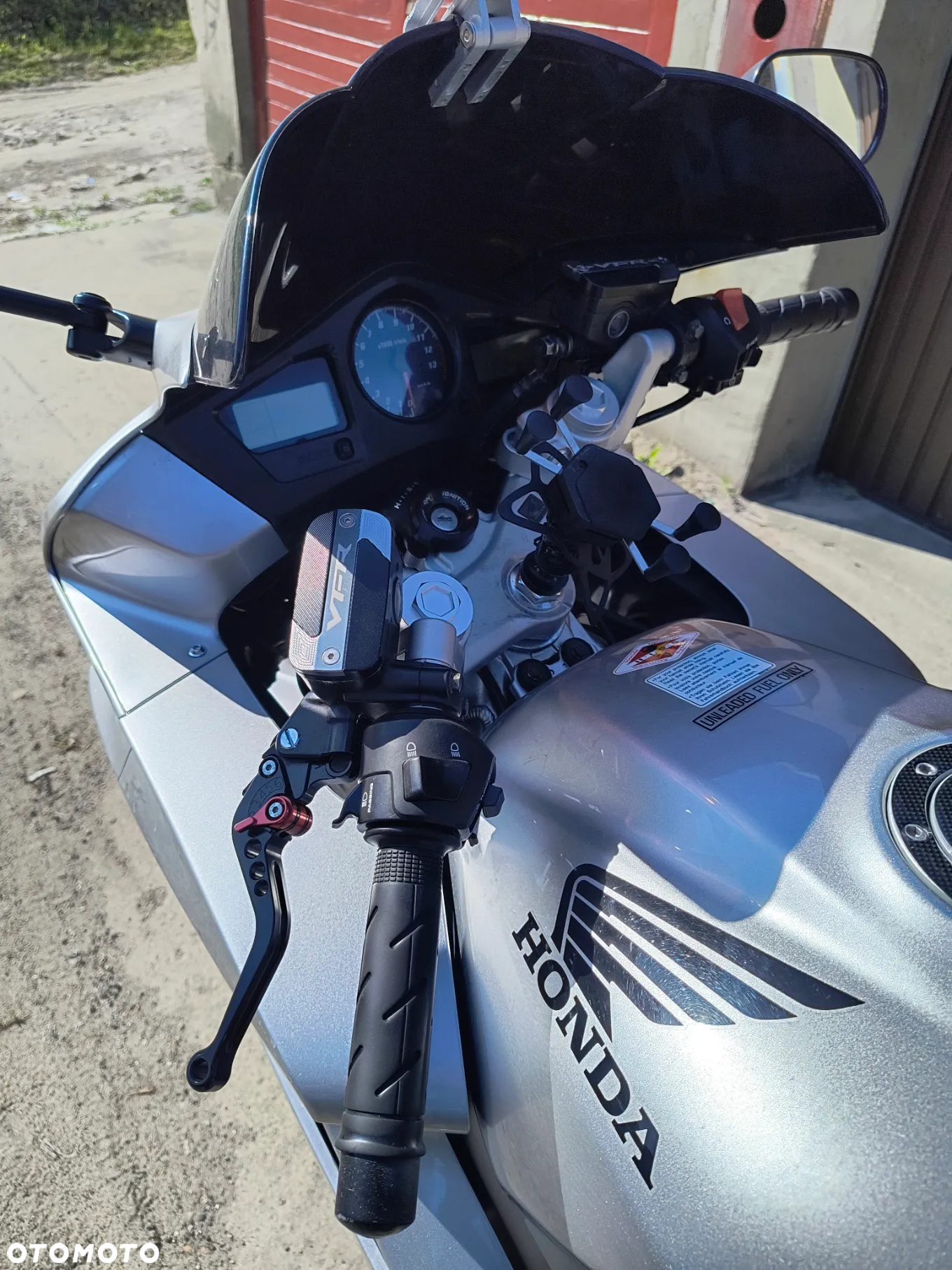 Honda VFR - 15