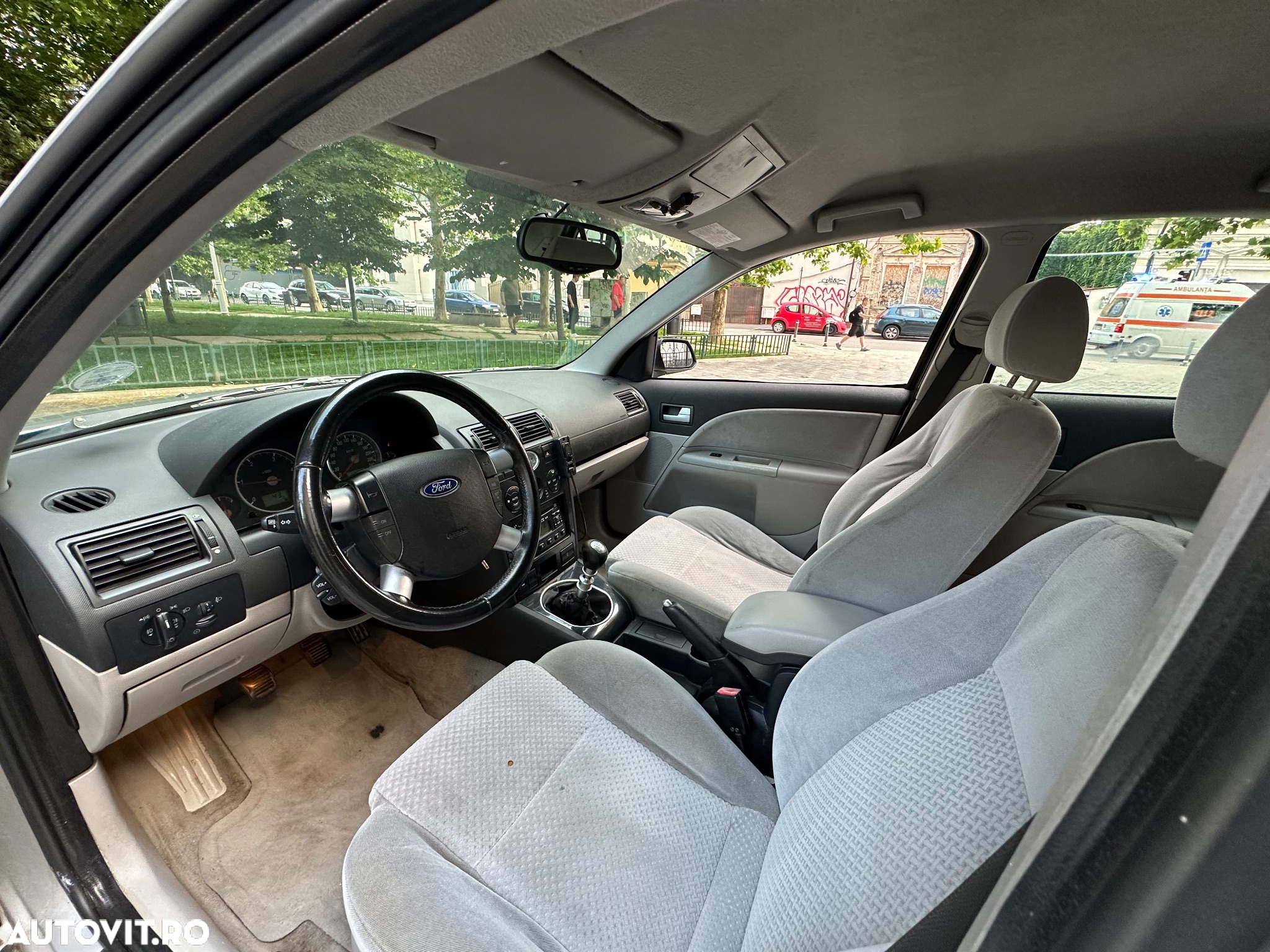 Ford Mondeo 2.0TDCi Ghia - 8