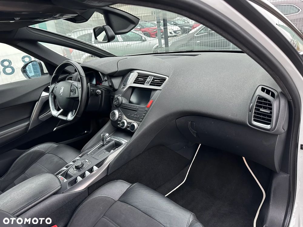 Citroën DS5 e-HDi 115 EGS6 SoChic - 16