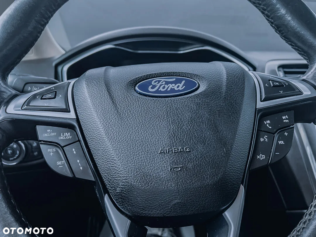 Ford Mondeo 2.0 Hybrid Titanium - 23