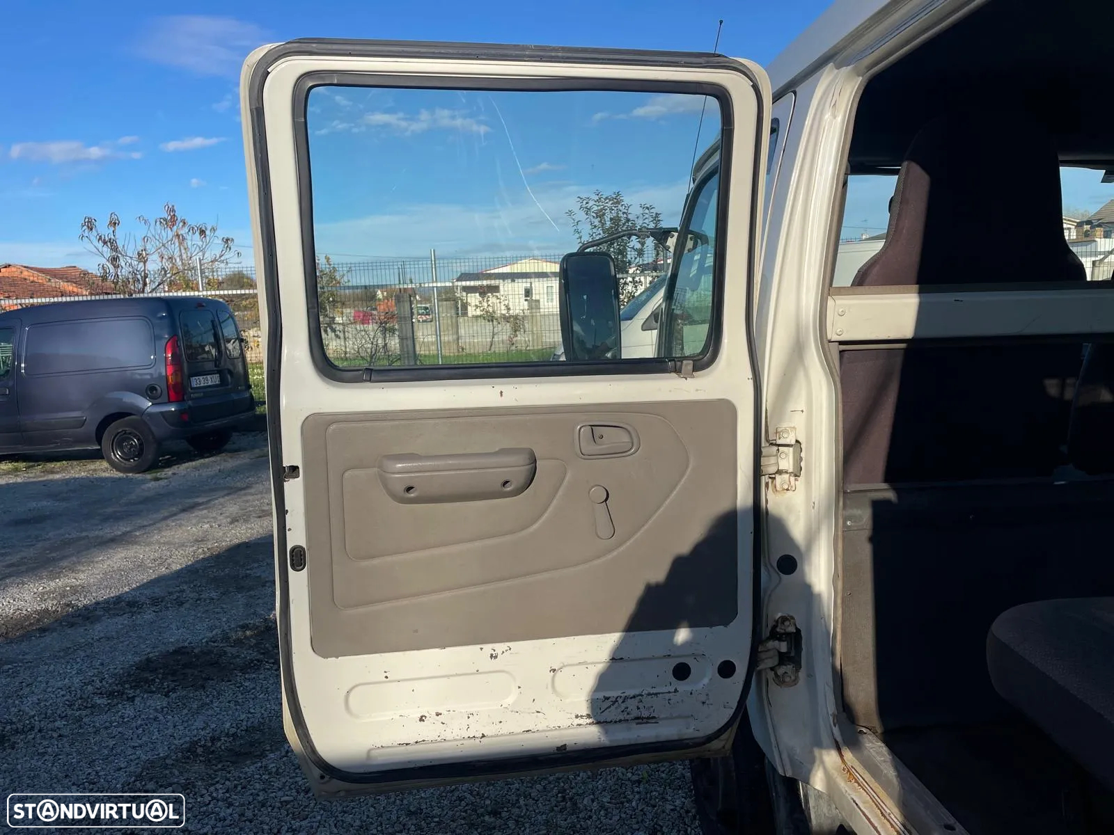 Toyota Dyna 250 2.5D-4D Cab. Dupla c/Báscula - 15