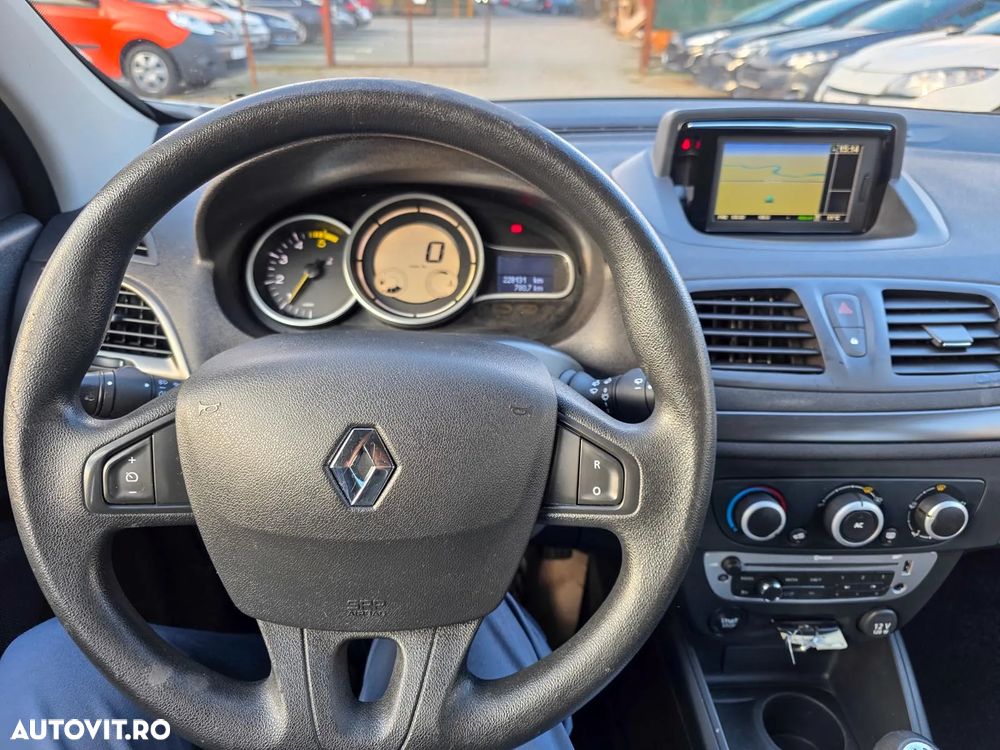 Renault Megane dCi 110 FAP Paris Business - 19