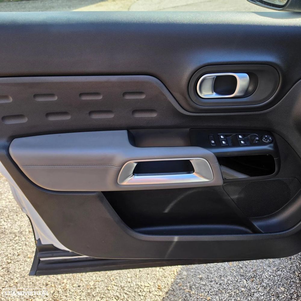 Citroën C5 Aircross 1.6 Hybrid Feel Business (TA) e-EAT8 - 8