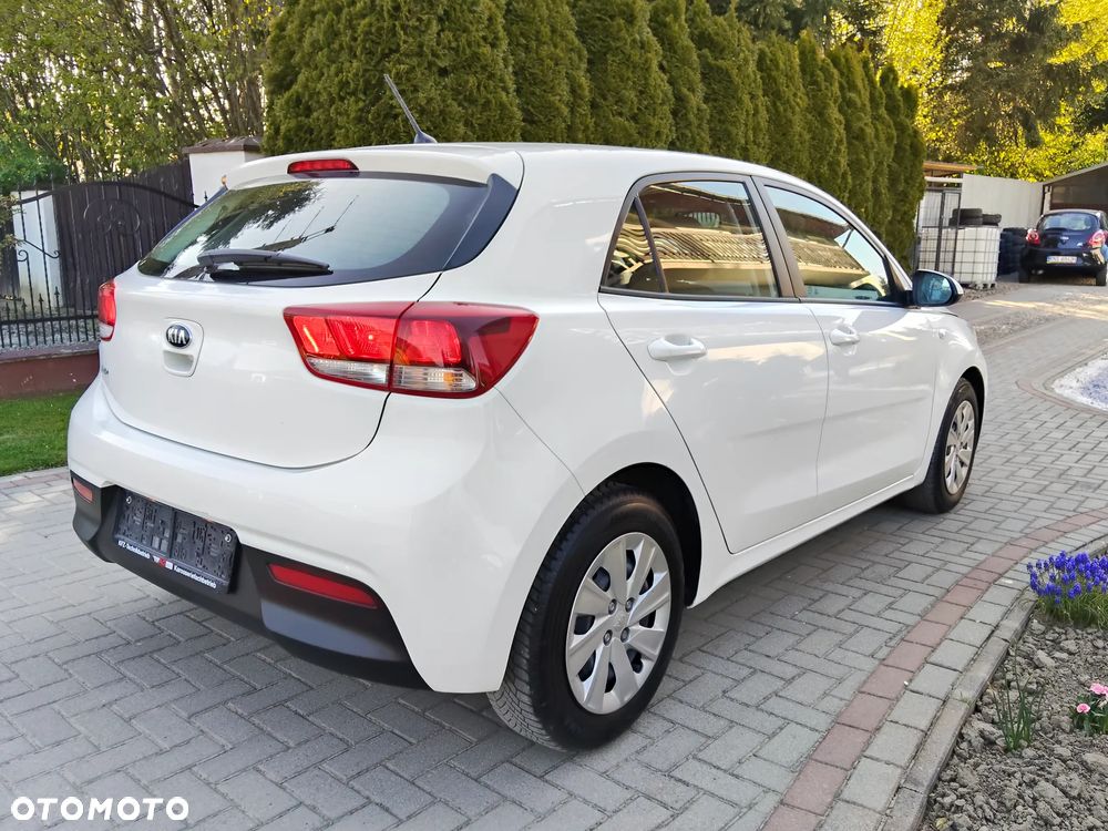 Kia Rio 1.2 Attract - 10