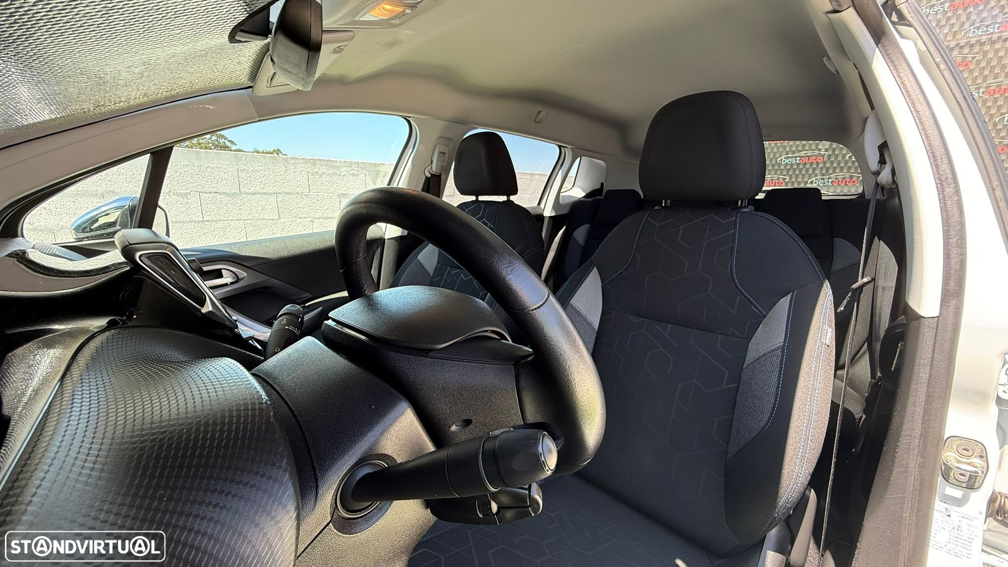 Peugeot 2008 1.2 PureTech Style - 16