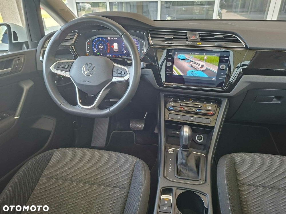 Volkswagen Touran - 12