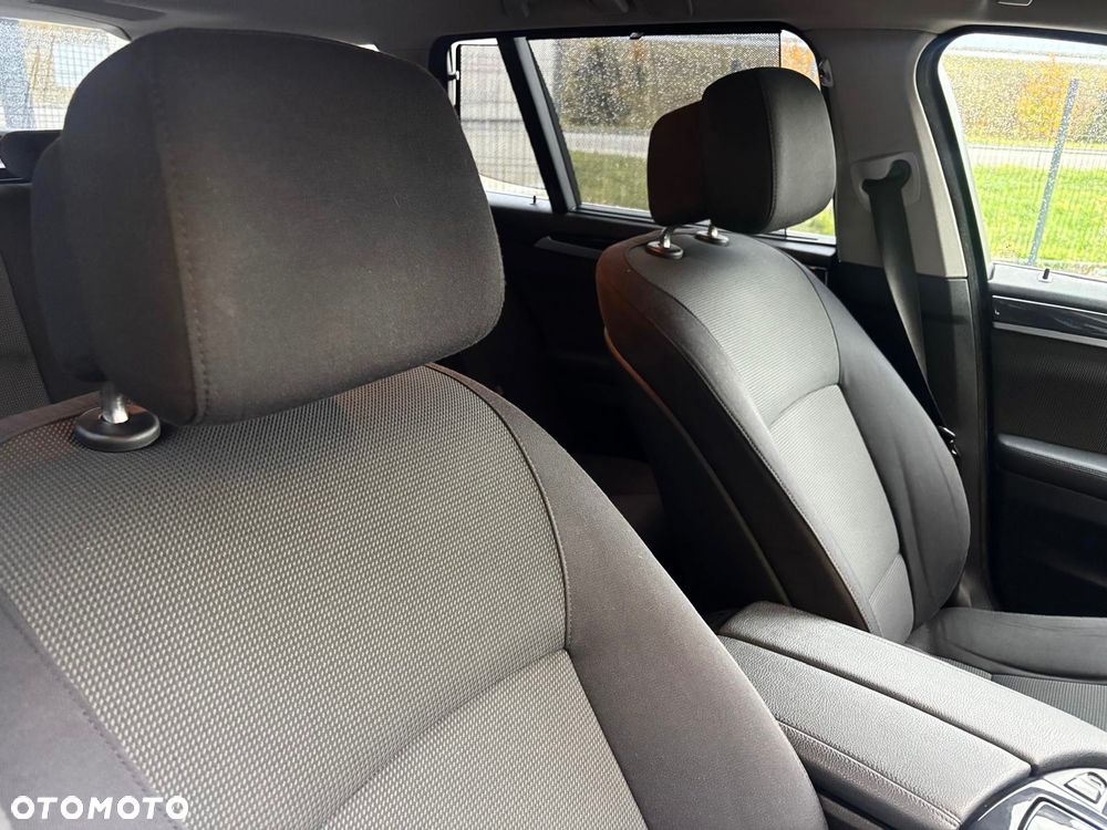 BMW Seria 5 520d Touring - 13