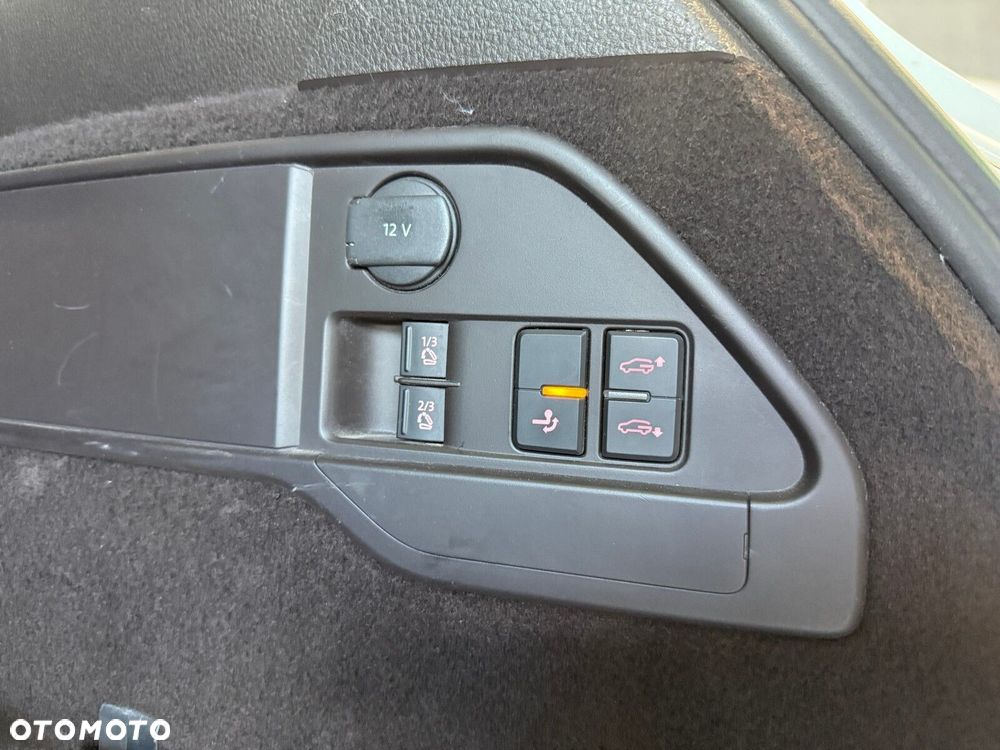 Volkswagen Touareg - 12