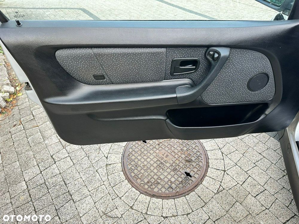 BMW Seria 3 316i - 16