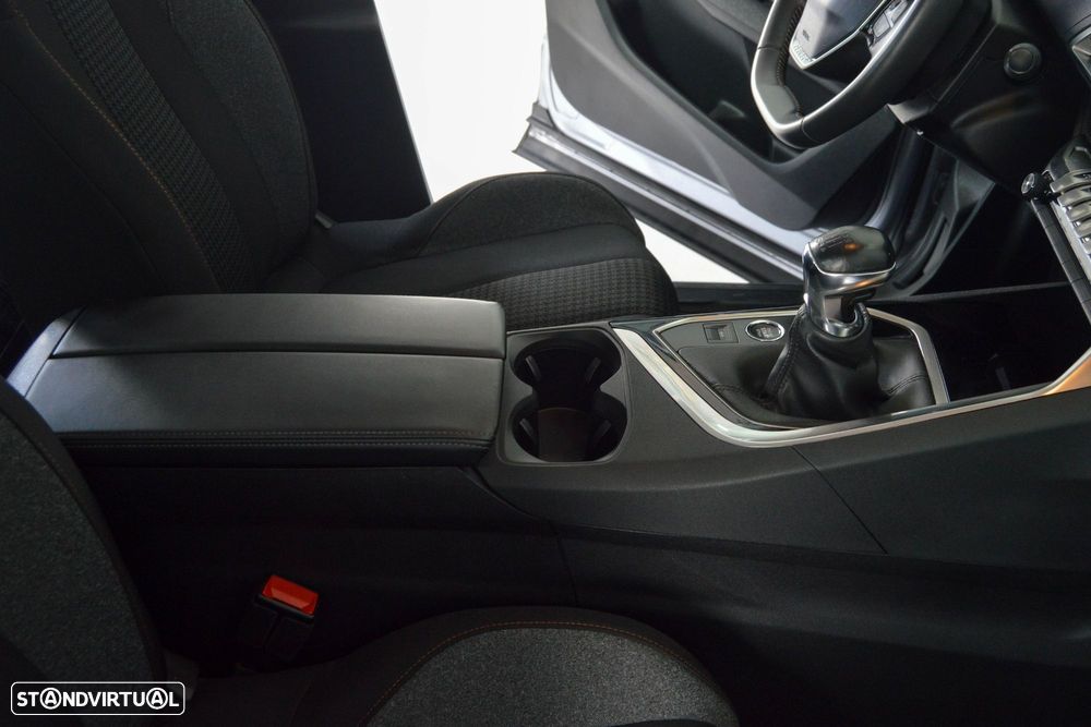 Peugeot 3008 1.5 BlueHDi Active Pack - 48