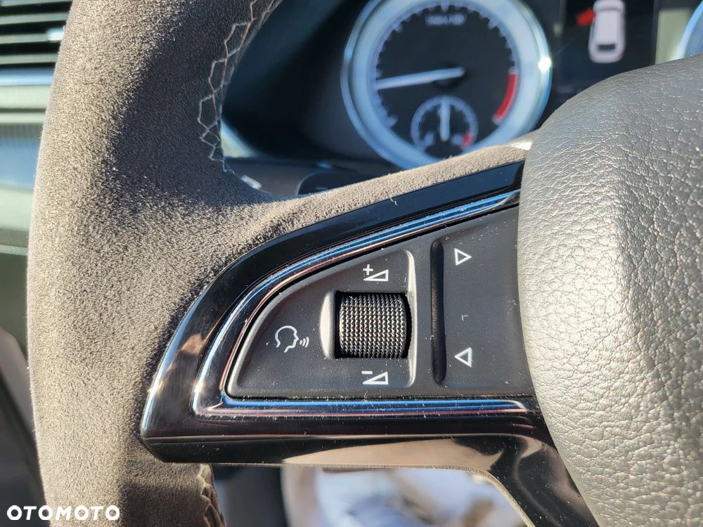 Skoda Superb 2.0 TDI Sportline DSG - 18