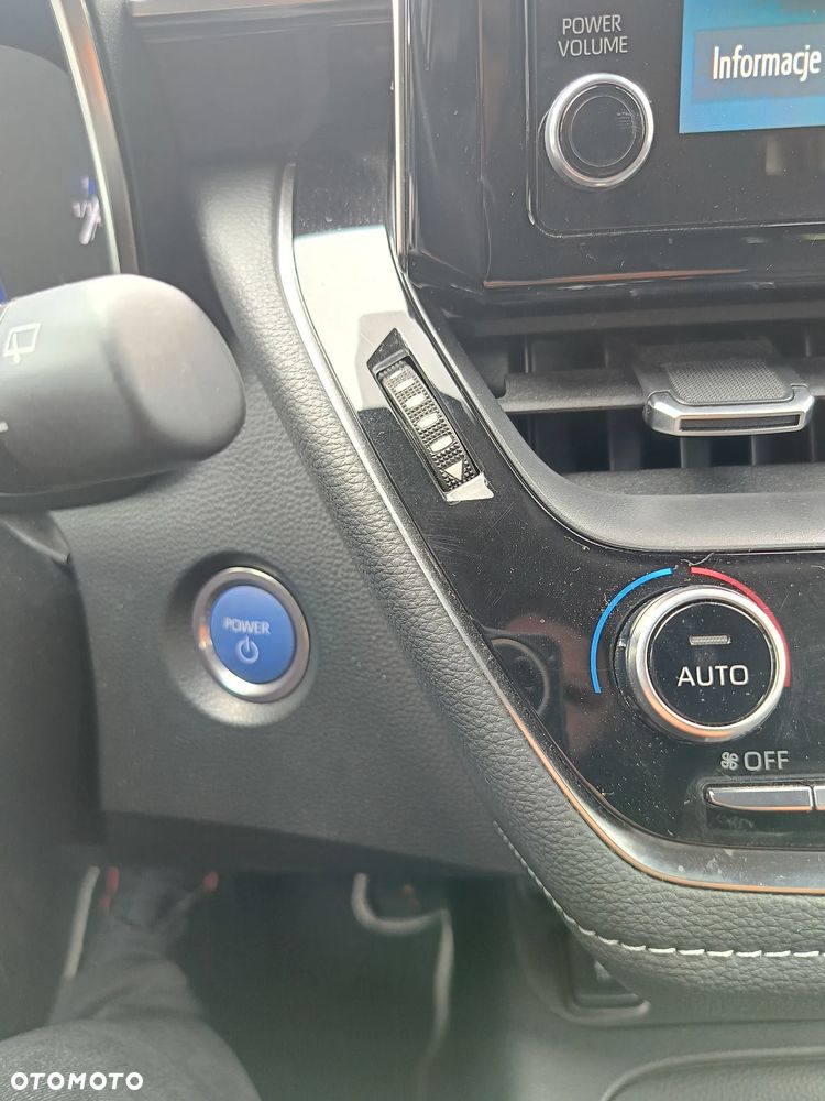 Toyota Corolla 2.0 Hybrid Comfort - 27