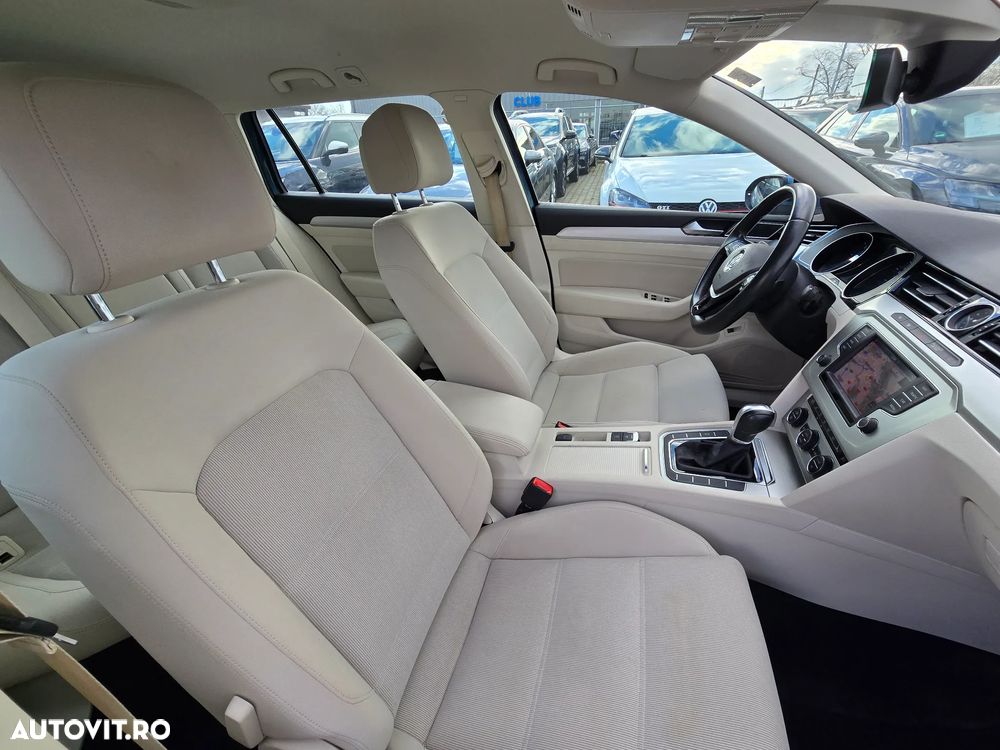 Volkswagen Passat Variant 1.6 TDI (BlueMotion Technology) DSG Comfortline - 8