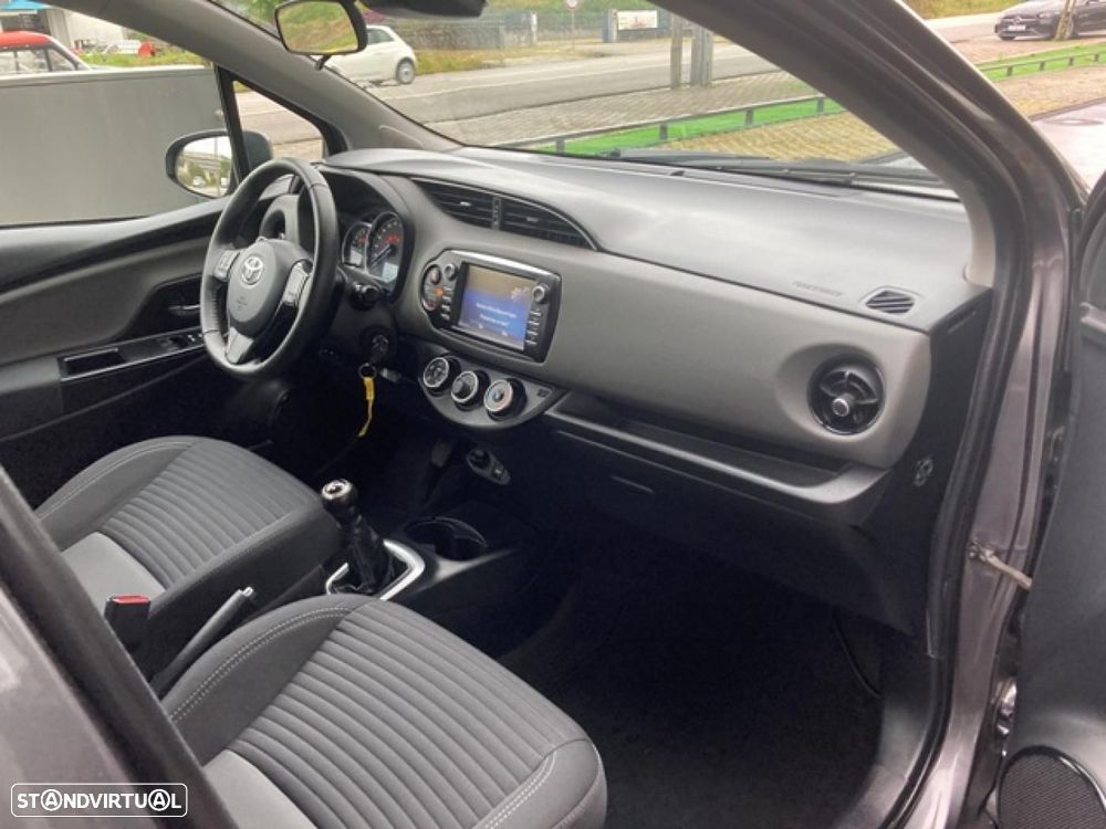 Toyota Yaris 1.0 VVT-i Exclusive - 29