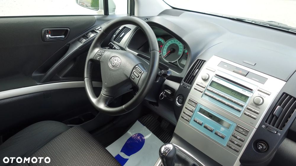 Toyota Corolla Verso 1.8 Premium + 7os - 32