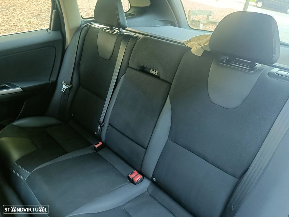 Volvo XC 60 2.0 D3 Drive - 6