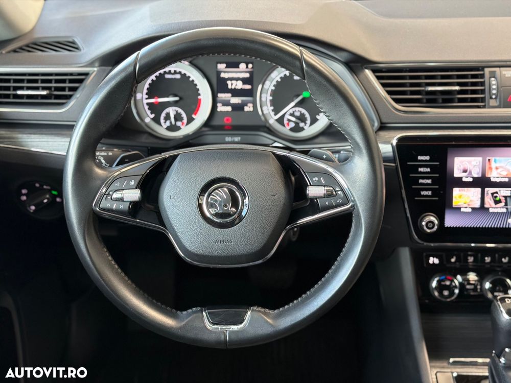 Skoda Superb 2.0 TDI DSG Sportline - 19