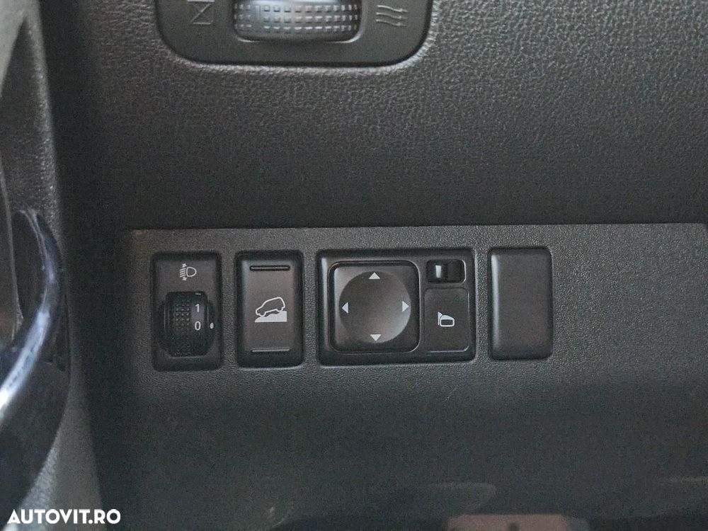 Nissan Pathfinder - 13