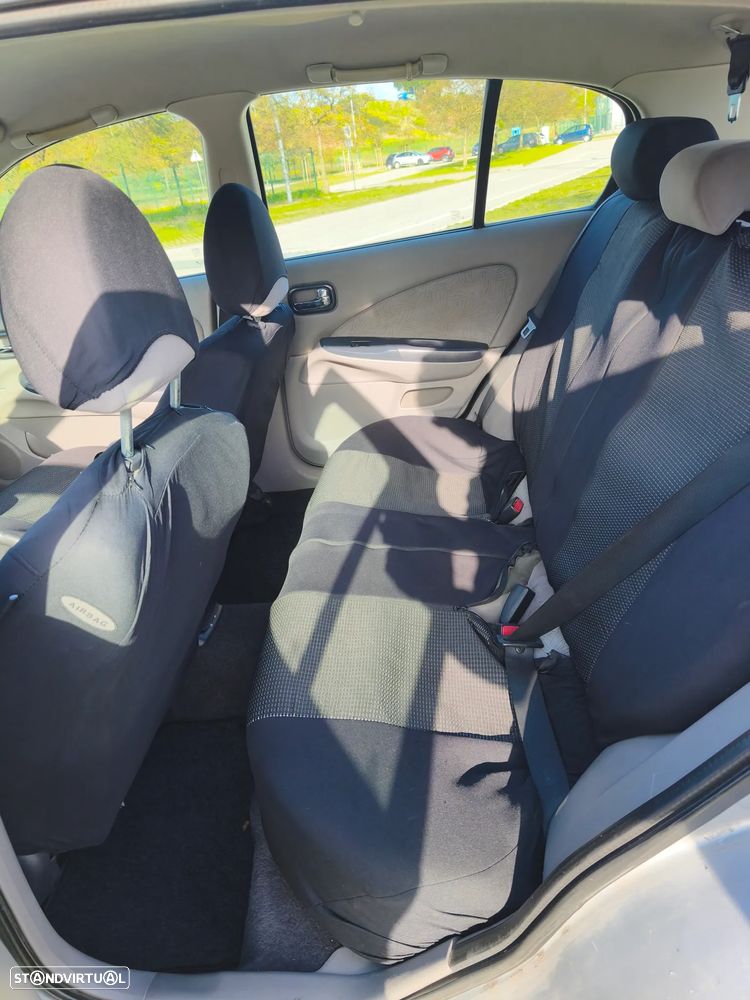 Nissan Almera 1.5 Luxury AC - 9