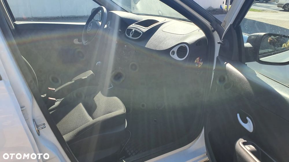 Renault Clio 1.2 16V 75 Expression - 26