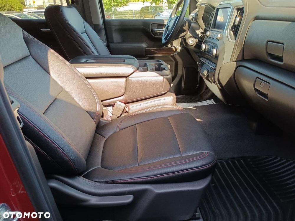 Chevrolet Silverado - 28