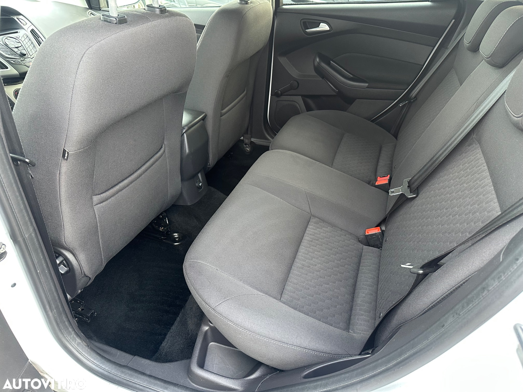 Ford Focus 1.0 EcoBoost Start-Stopp-System Titanium - 8