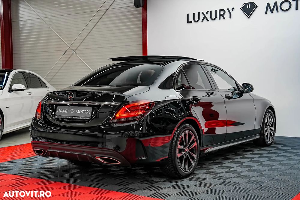 Mercedes-Benz C 300 9G-TRONIC AMG Line - 11