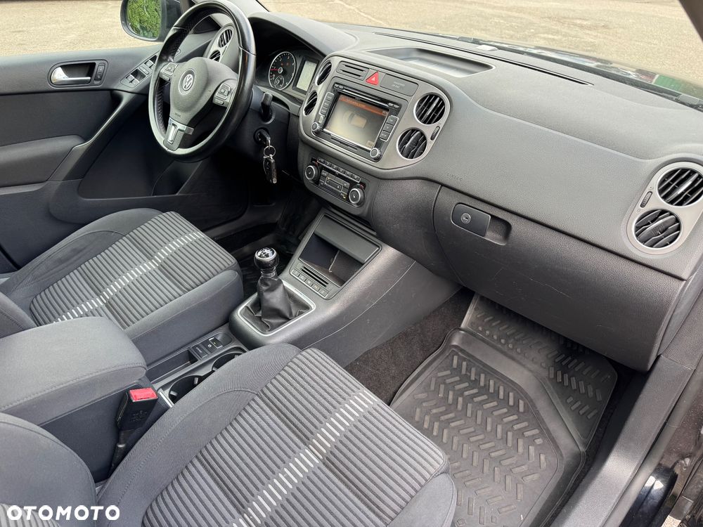 Volkswagen Tiguan 2.0 TDI DPF 4Motion BlueMotion Technology Track & Field - 9