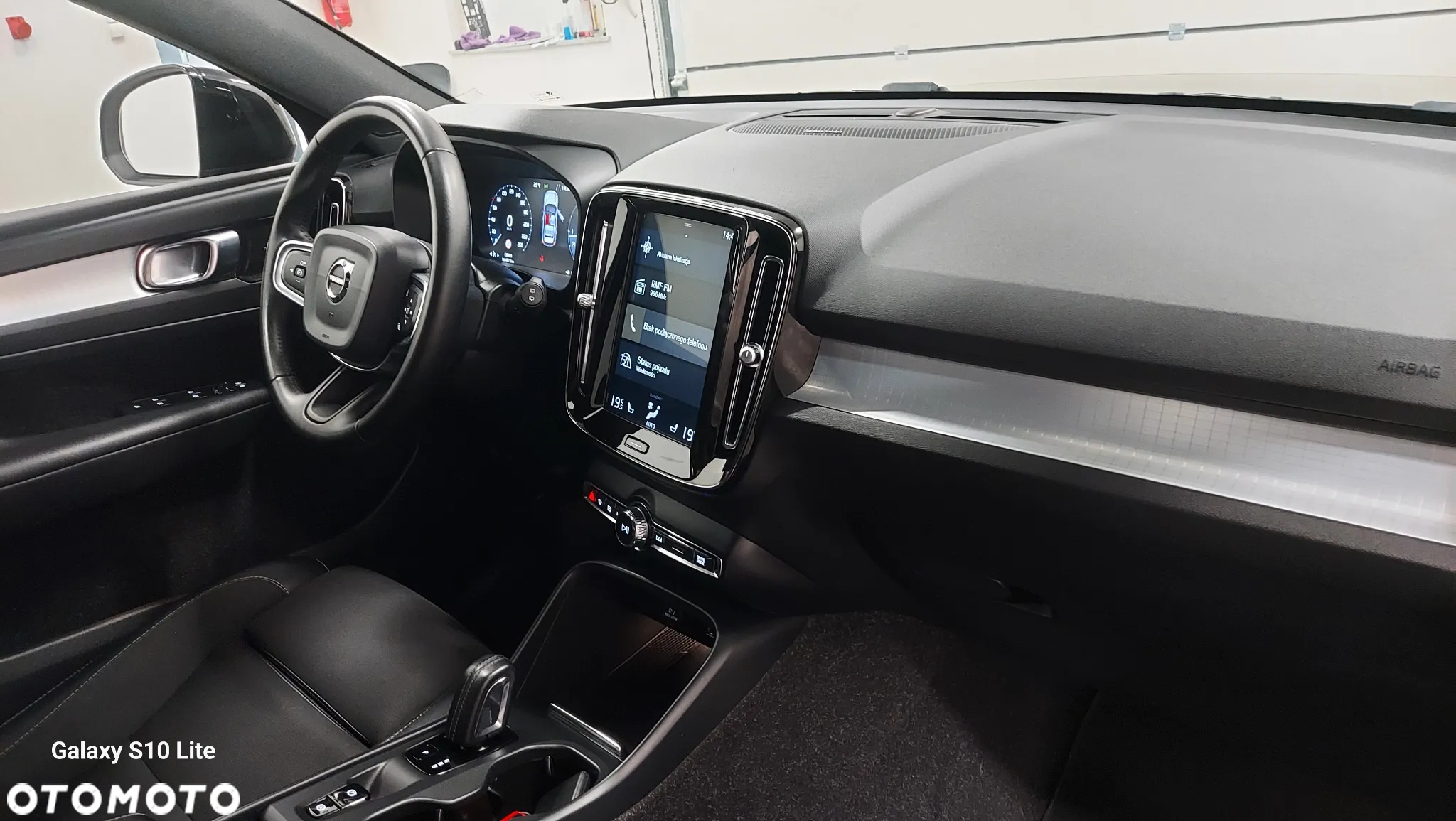 Volvo XC 40 D4 AWD Geartronic R-Design - 18