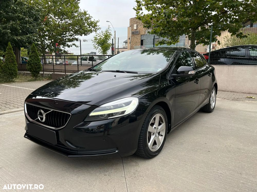 Volvo V40 D3 Aut. Momentum - 1