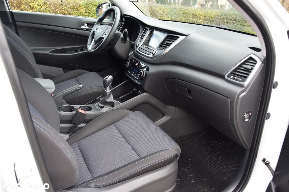 Hyundai Tucson 1.6 GDI BlueDrive Style 2WD - 12