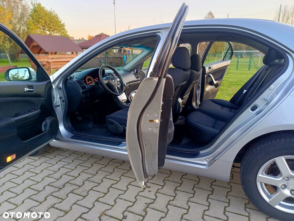 Honda Accord 2.0 ES - 17