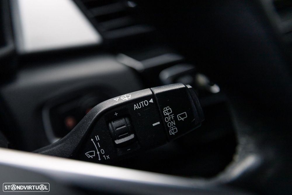 BMW 218 Active Tourer i Advantage Auto - 32