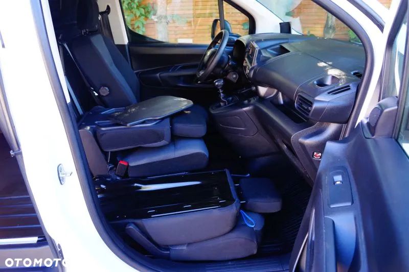 Toyota Proace City 1.5 D-4D Long 2,4t Active (bryg.) - 10