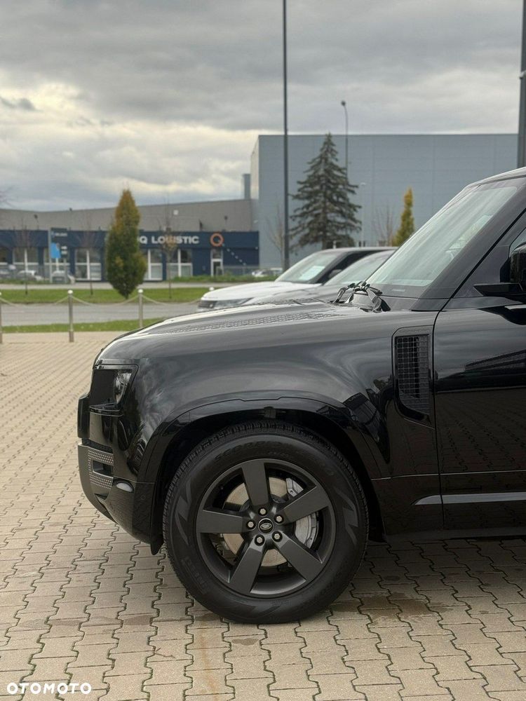 Land Rover Defender - 8