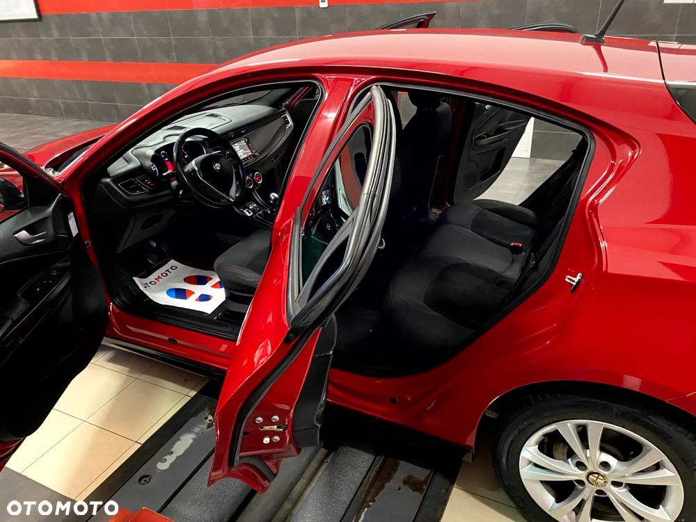Alfa Romeo Giulietta 2.0 JTDM Exclusive - 18