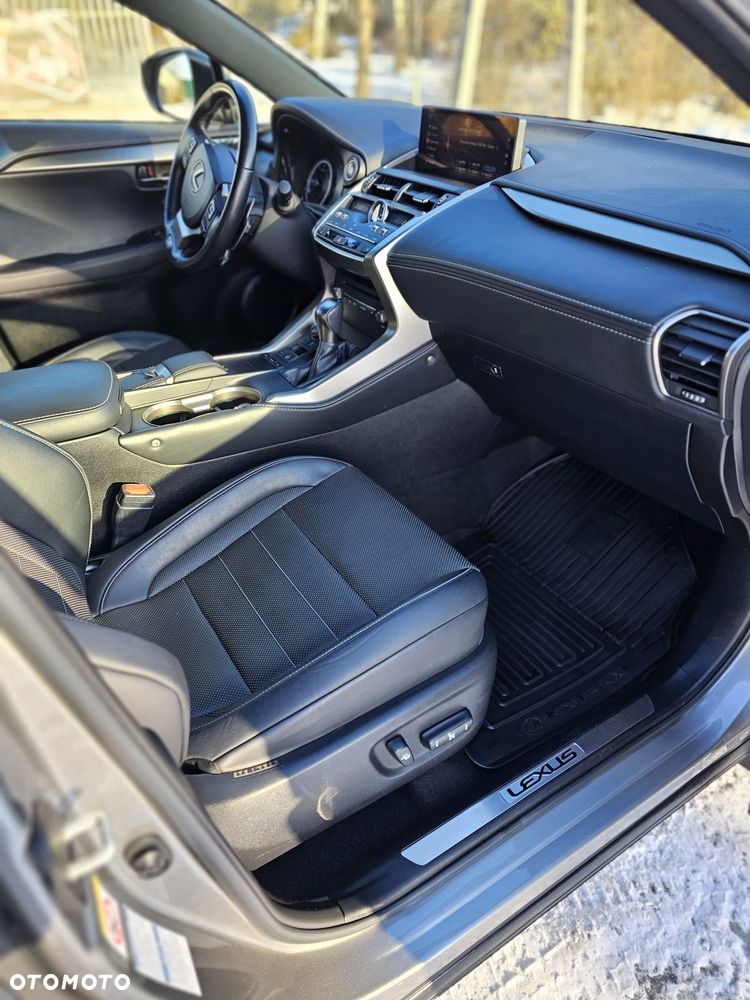 Lexus NX 300 F Sport AWD - 11