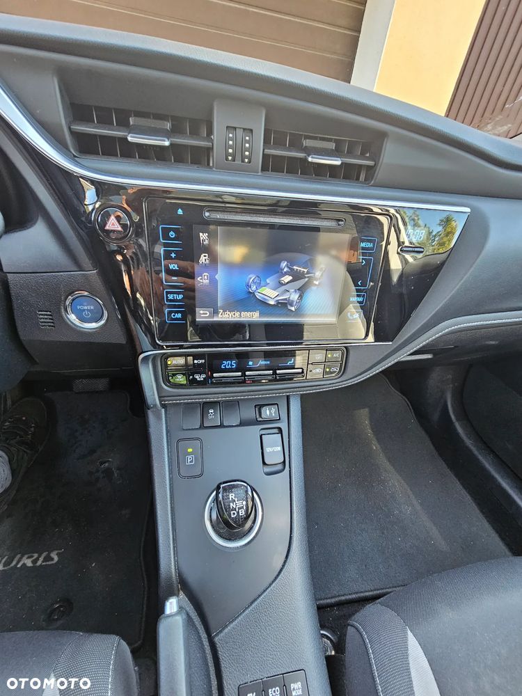 Toyota Auris Hybrid 135 Dynamic - 8