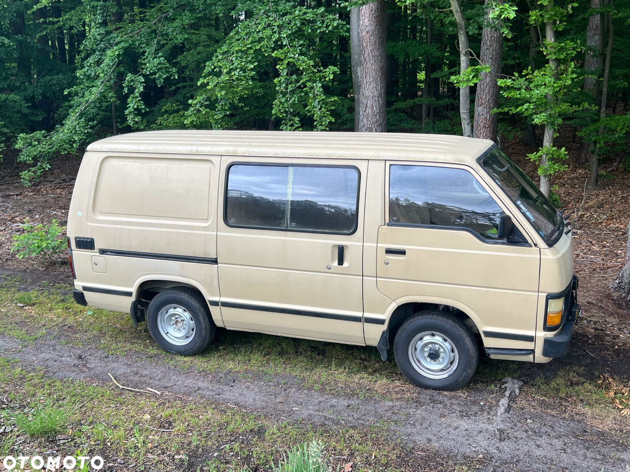 Toyota Hiace - 1