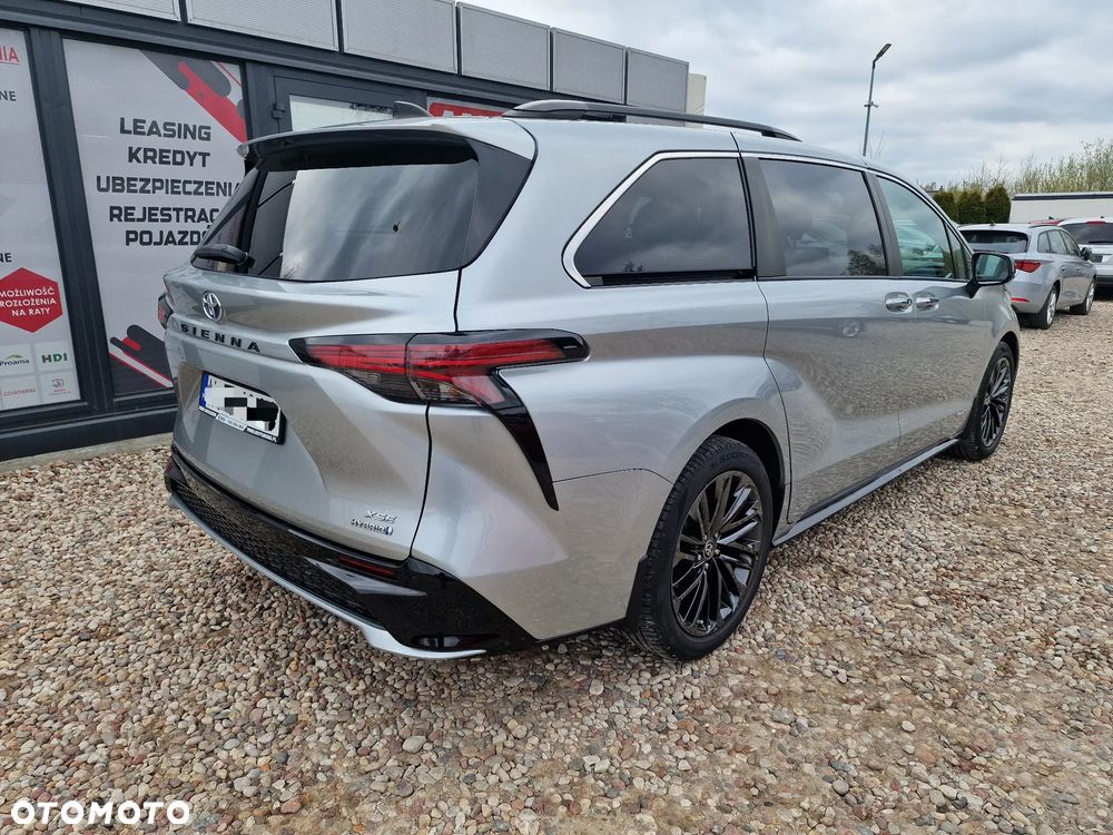 Toyota Sienna - 7