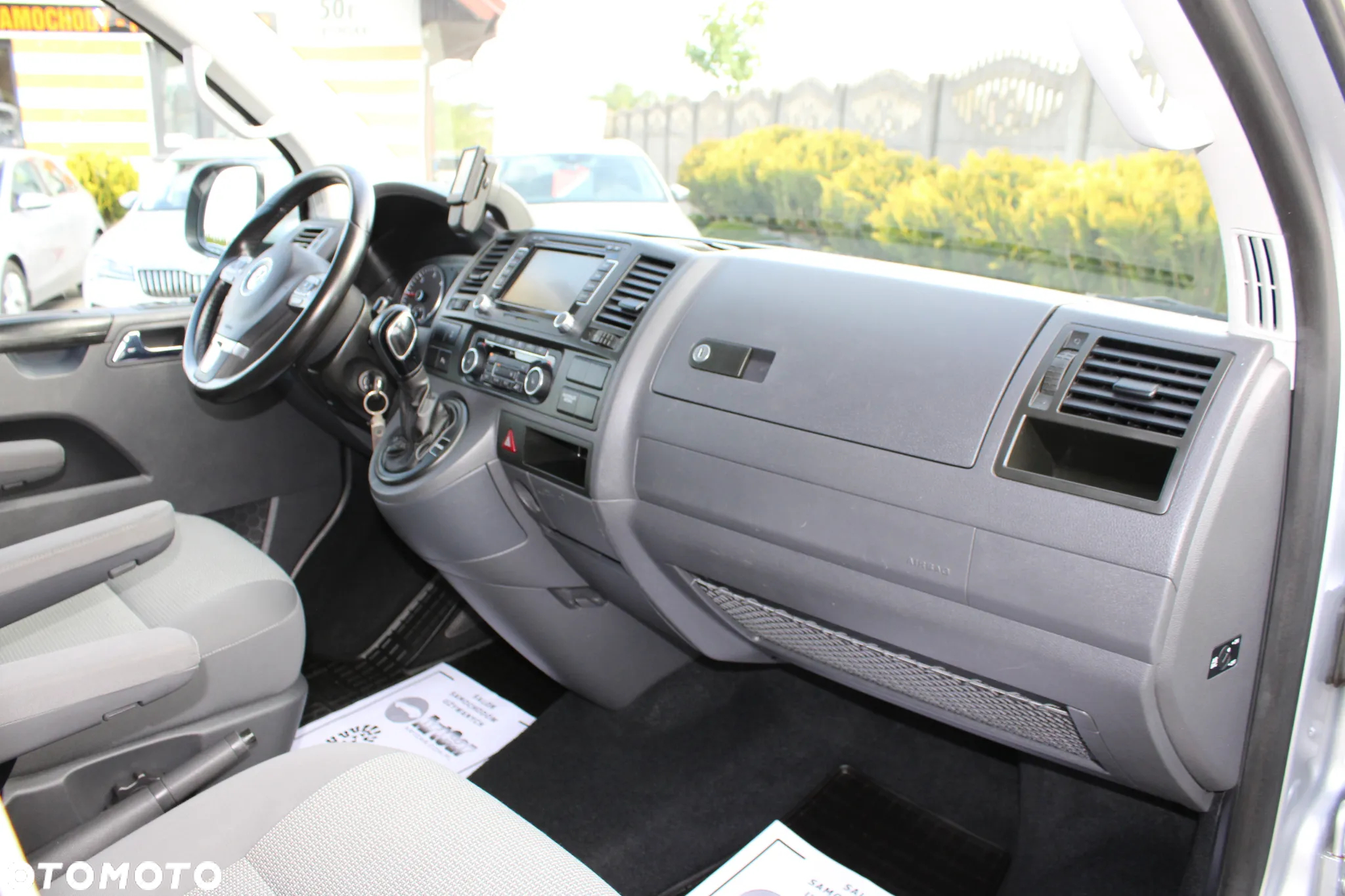 Volkswagen Caravelle - 26