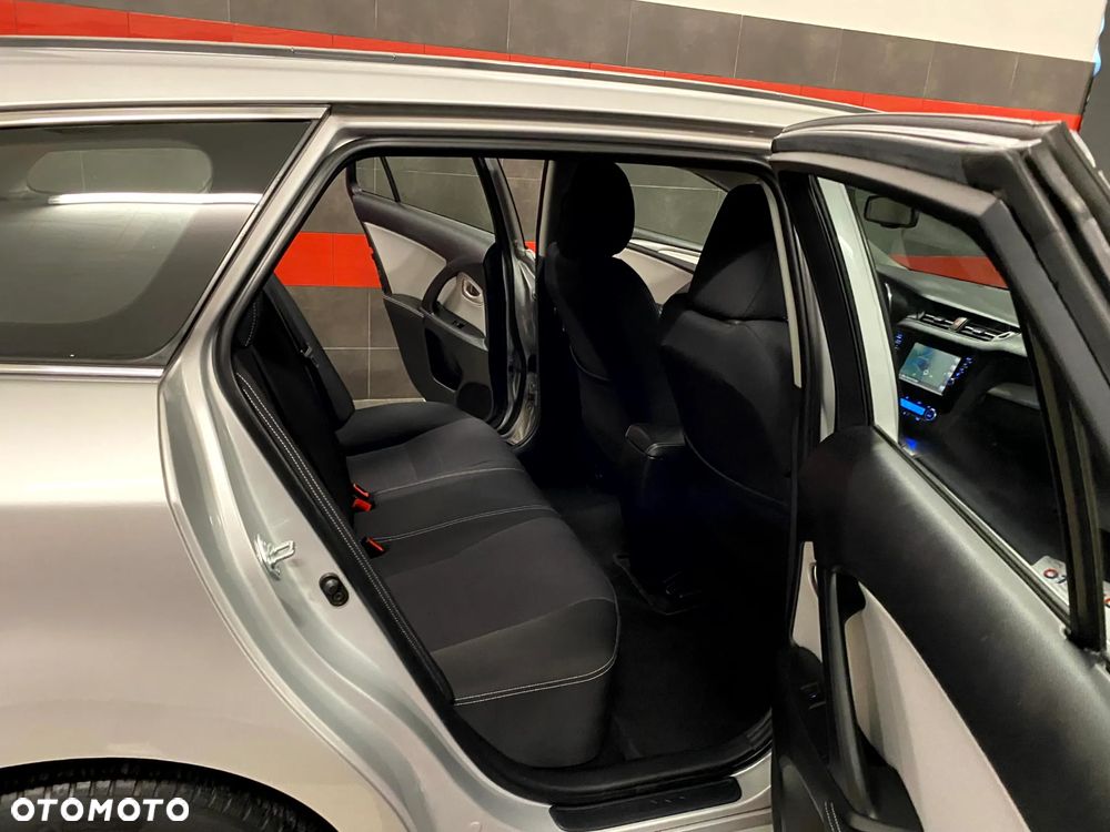 Toyota Avensis 1.8 Premium - 22