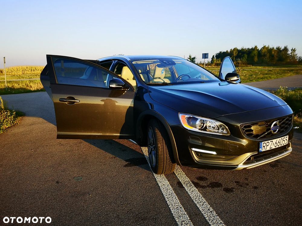 Volvo V60 Cross Country T5 AWD Summum - 8