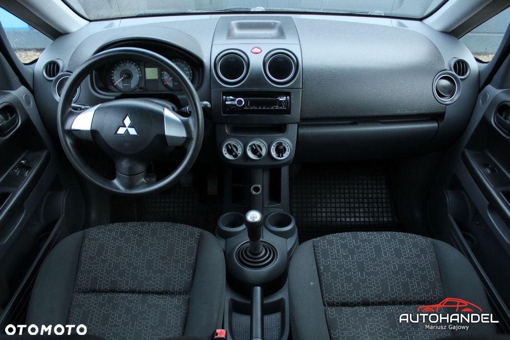 Mitsubishi Colt - 10