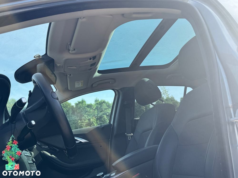 Infiniti Q30 - 20