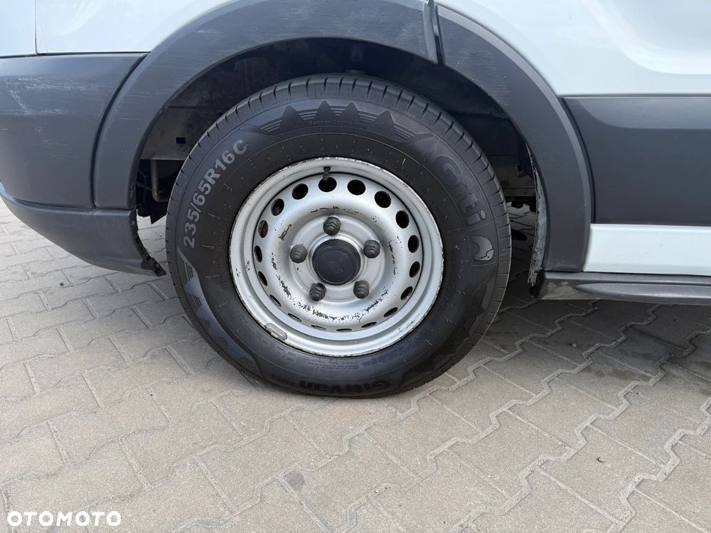 Ford Transit - 12