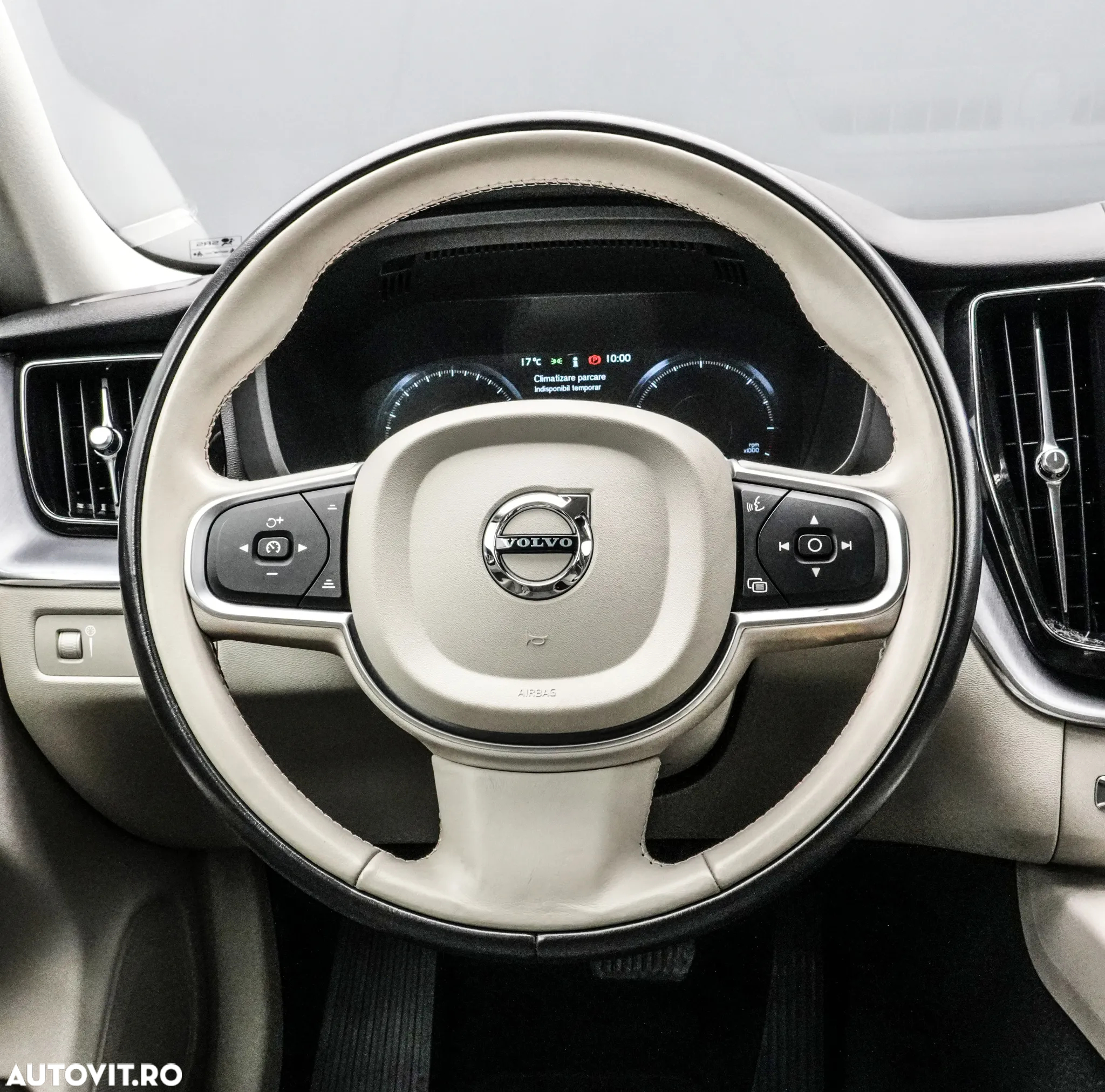 Volvo XC 60 D4 Momentum Pro - 18