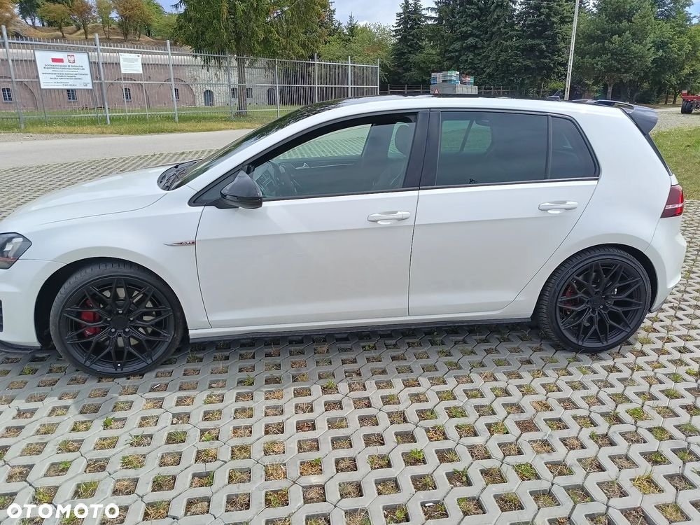 Volkswagen Golf GTI Performance BlueMotion Technology DSG - 3